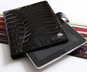 Constructed in Italy out of the highest-quality alligator skin.