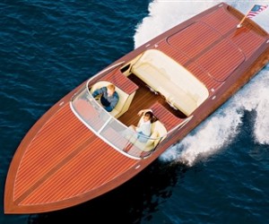 Gilbreath collaborated with the Resort Boat Shop on the design of Jefe, a 34-foot spe...