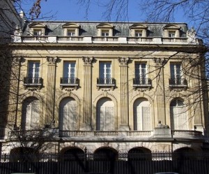 With a price tag of $140 Million, this Paris Mansion is the second most expensive pie...